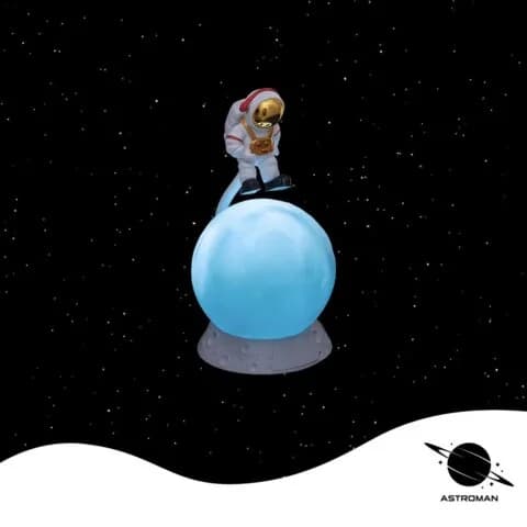 Cosmonaut Moon Lamp